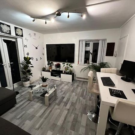 1-Bed Flat With Fast Wi-Fi In Prime Location 15Mins From Central 伦敦 外观 照片