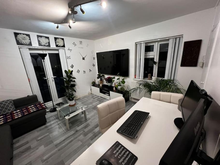 1-Bed Flat With Fast Wi-Fi In Prime Location 15Mins From Central 伦敦 外观 照片